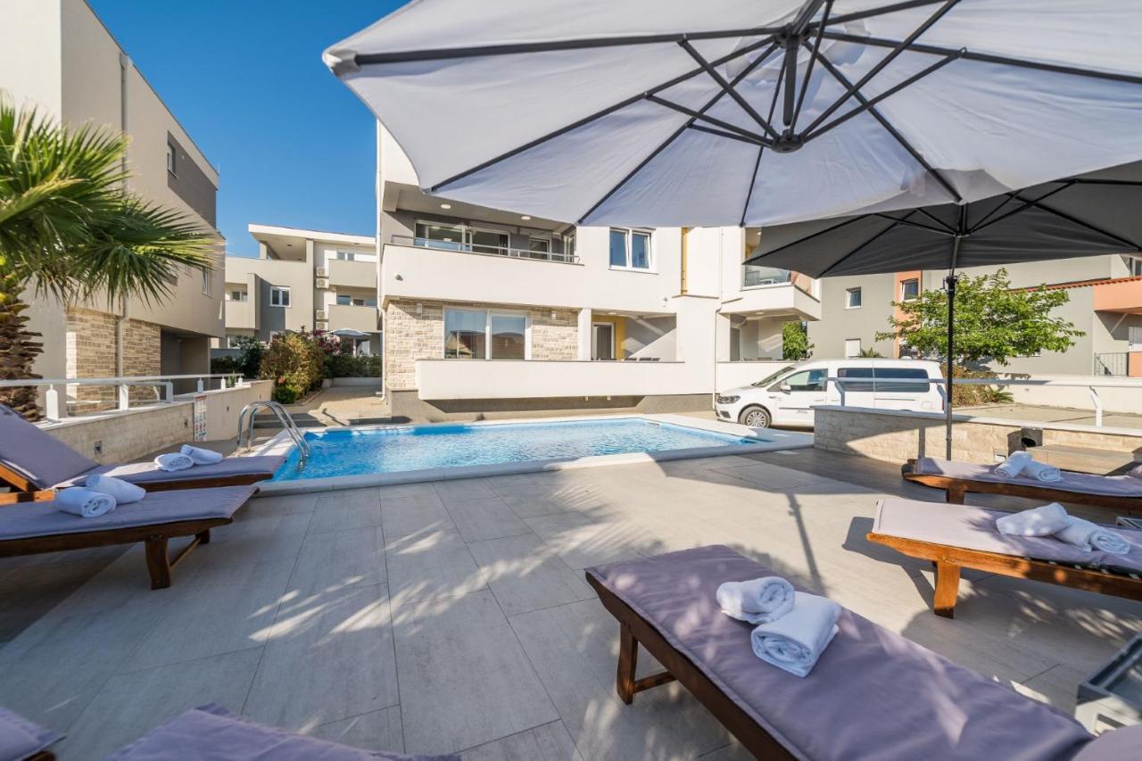 Apartments & Rooms Danivan Pool Villas B Novalja Kültér fotó